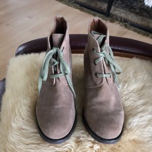 LOFT Taupe Suede/Green Shoe String Ankle Boots Size 8